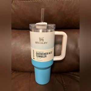Stanley 40oz Tumbler with handle- Pool Ombré